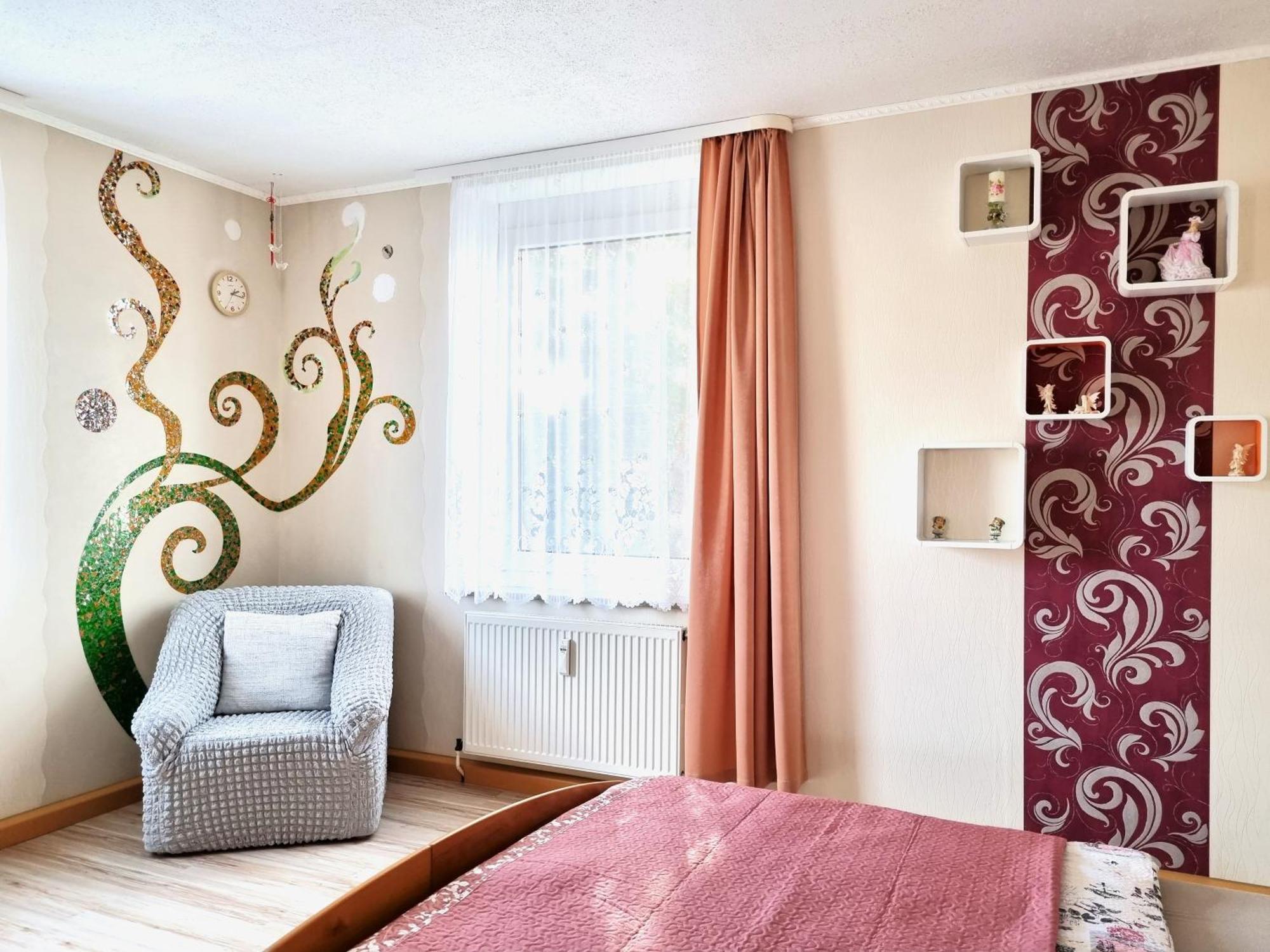 Apartment Bayreuth, Grosse Ferienwohnung Im Haus Mit Kunst, 3 Schlafzimmer, Kueche, Parkplatz Exterior foto